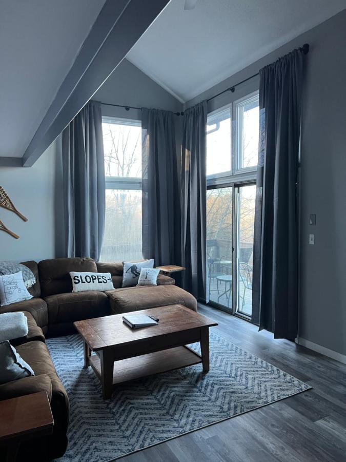 Pocono Paradise - 3 Bedroom 3 And Half Bathroom Townhouse *