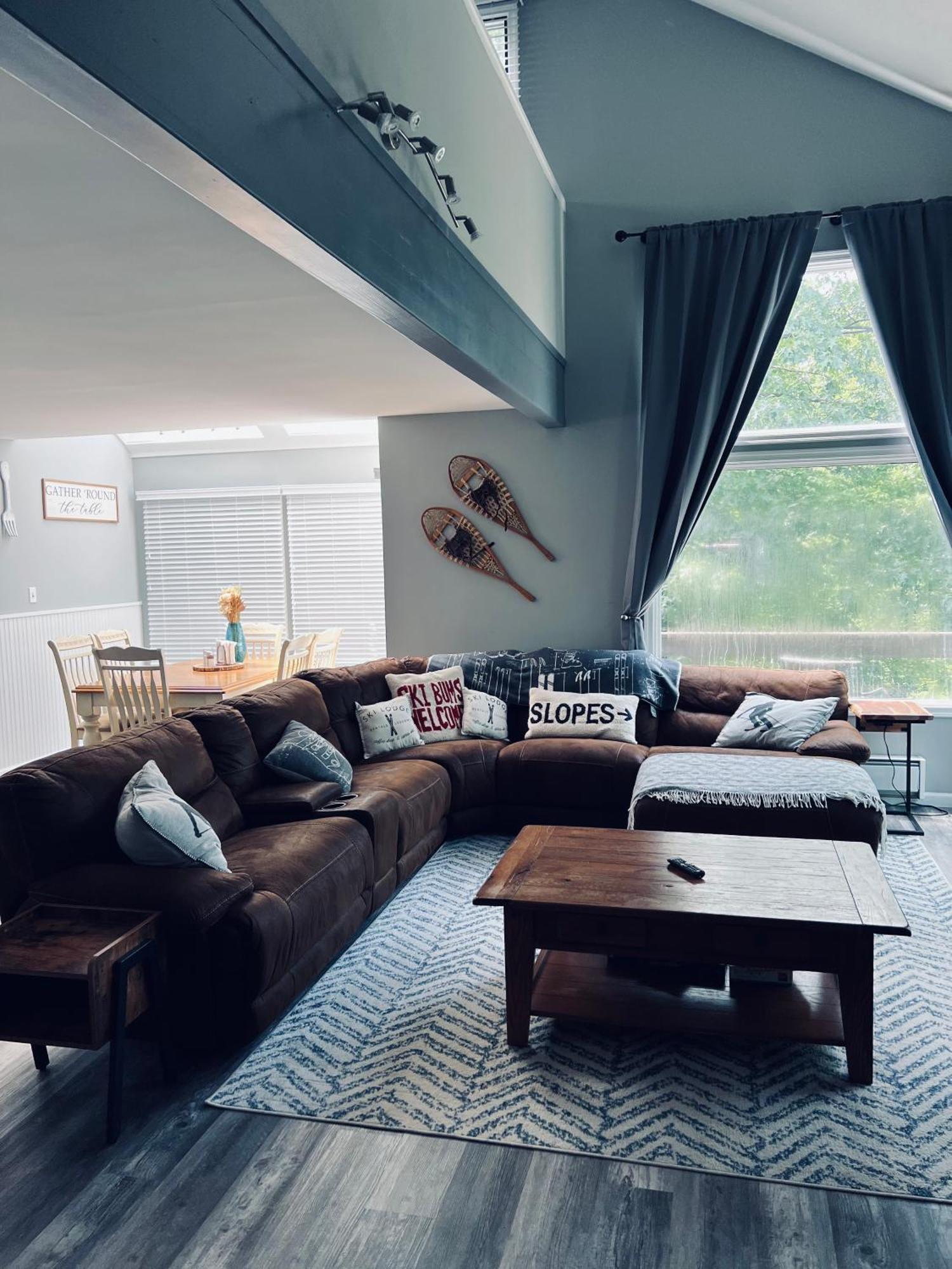 Pocono Paradise - 3 Bedroom 3 And Half Bathroom Townhouse Holiday home Tannersville